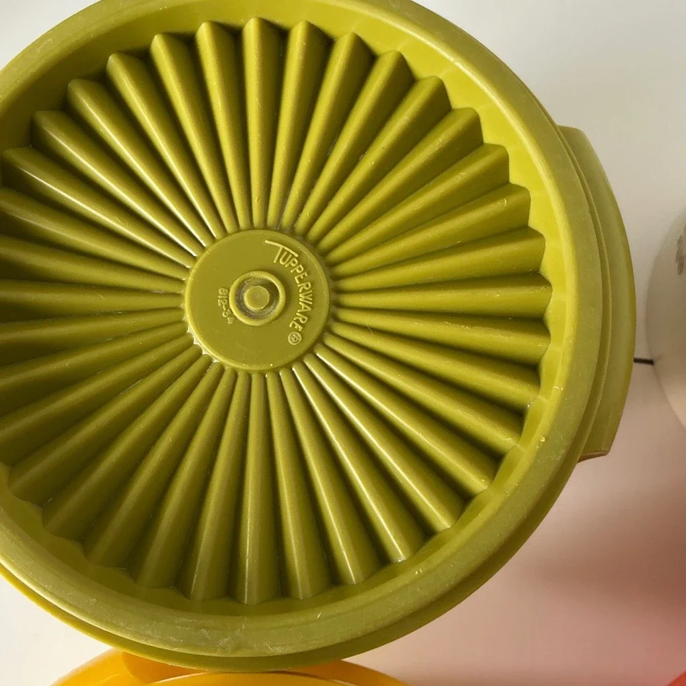 Tupperware Vintage Servalier Bowls Set of 4 Sunburst Lids Harvest Colors MCM